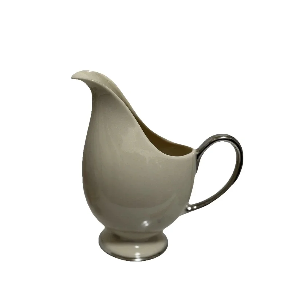 FRANCISCAN‎ HUNTINGTON CREAMER 8 OZ PLATINUM HANDLE & PLATINUM TRIM